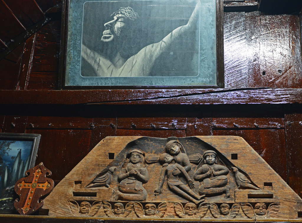 Images carved in Wood at Niranam Church